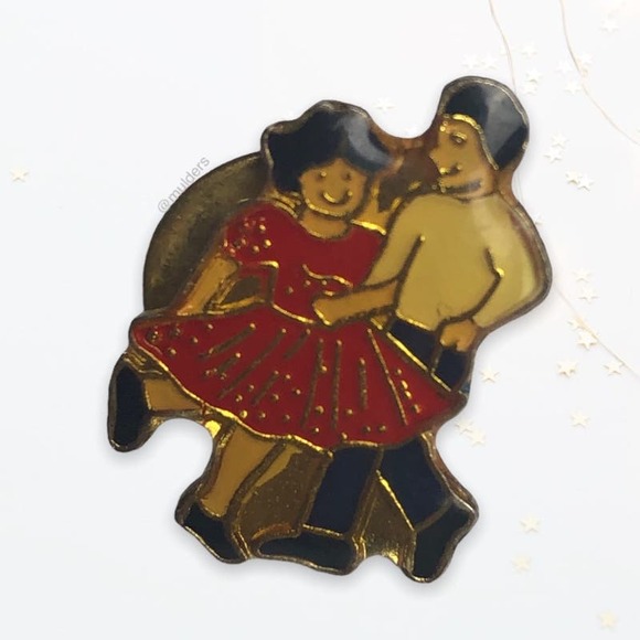 Vintage Enamel & Resin Coated Couple Square Dancing Dancer Brooch Pin - Picture 1 of 6